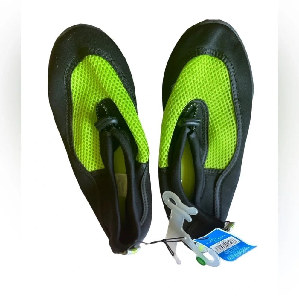 Water Shoes West Loop Boys Neon Green and Black Size Large Brand New with Tags